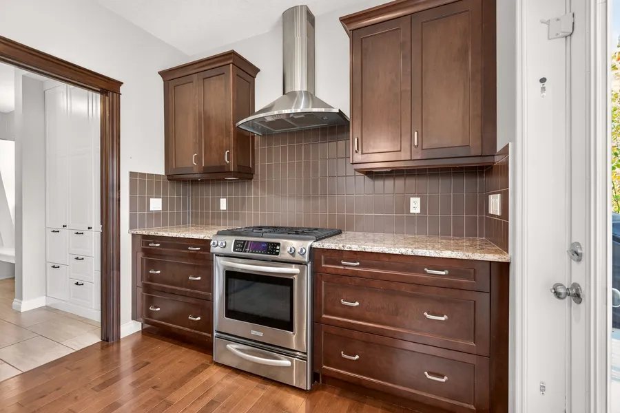 Gas range and stainless hood