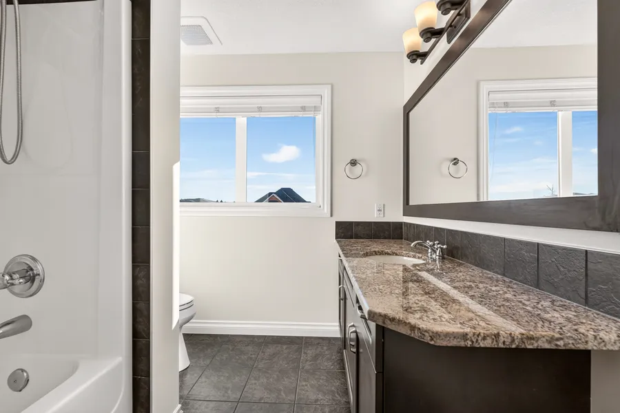 Upstairs 4-piece bath